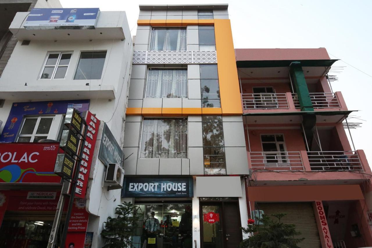 Oyo 9732 Amar Motel Nayagaon Kültér fotó