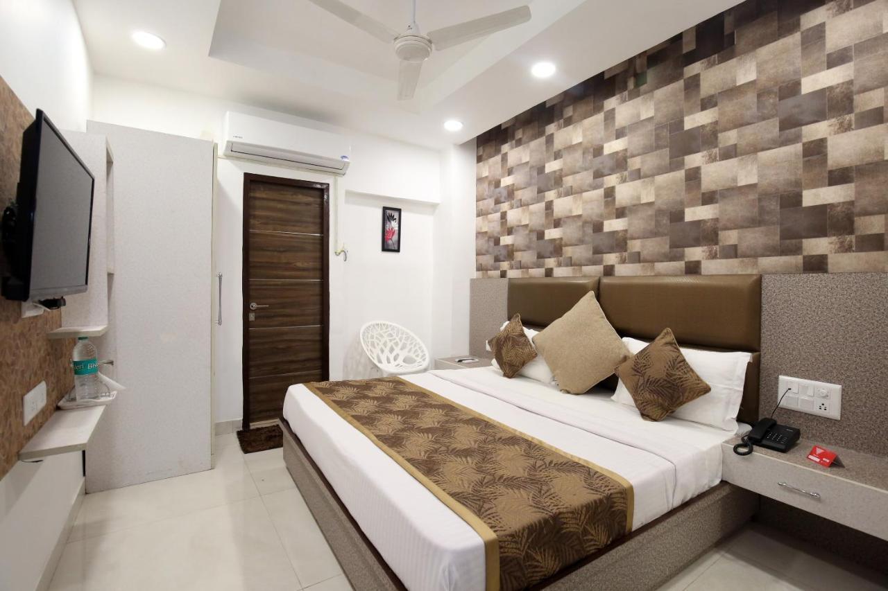 Oyo 9732 Amar Motel Nayagaon Kültér fotó